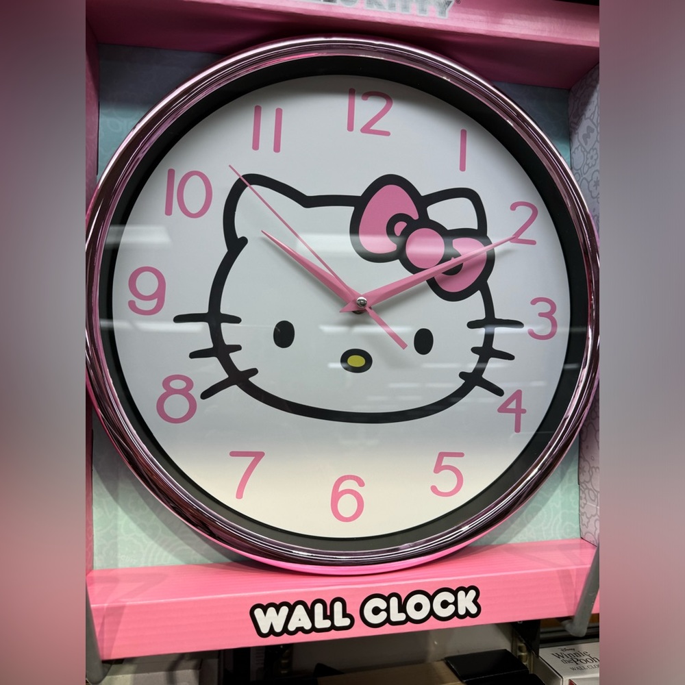 hello kitty wall clock